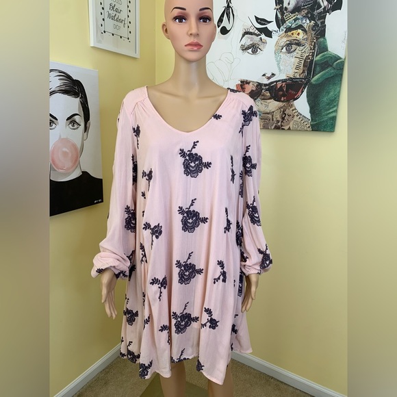 💫HP‼️💫 FREE PEOPLE “Emma” Embroidered Swing Dress in Blush Pink, Size Large - Picture 12 of 15